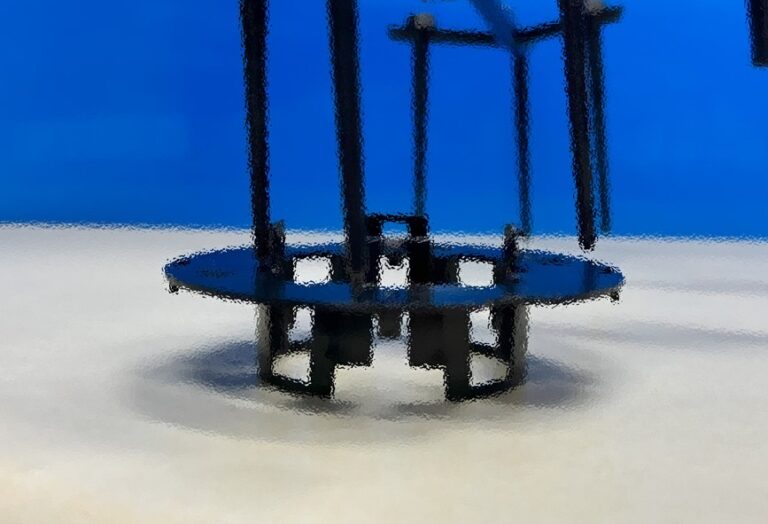 薄肉・外観制約を伴う駆動系樹脂部品に対する3プレート金型対応事例